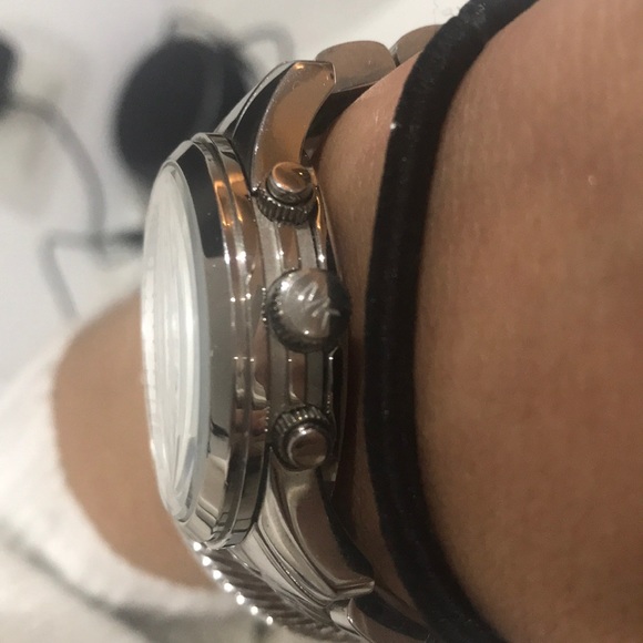 Michael Kors Watch - Picture 4 of 6